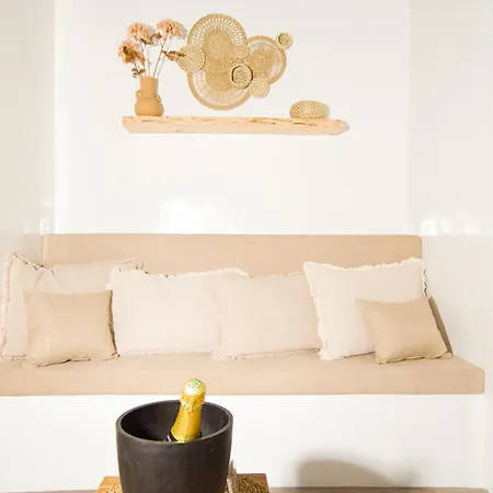 El Charco Lofts - By Az